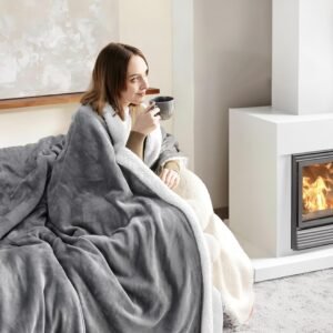 BEDSURE Kuscheldecke - Warm Sherpa Wolldecke & Sofadecke, Flauschig Sofaüberwurf Decke, Dicke Couchdecke, Fleecedecke, Flauschige Wohndecke für Couch, Grau, 230x270 cm