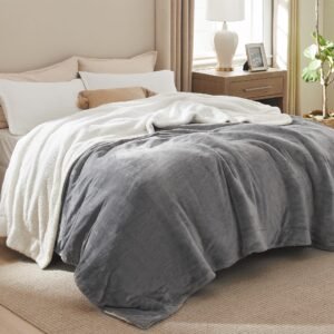 BEDSURE Kuscheldecke - Warm Sherpa Wolldecke & Sofadecke, Flauschig Sofaüberwurf Decke, Dicke Couchdecke, Fleecedecke, Flauschige Wohndecke für Couch, Grau, 230x270 cm